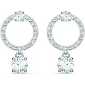 Swarovski attire des boucles d'oreilles percees en cercle avec des cristaux coupes de cercle et un pavage assorti? sur un poteau plaque du rhodiu