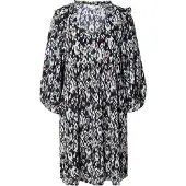 Garcia Robe | 36 | female