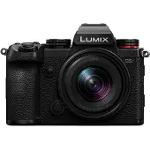 Panasonic LUMIX S5D + 18-40mm F/4.5-6.3