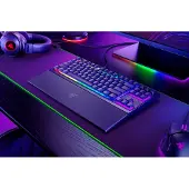 Razer Ornata V3 Tenkeyless, filaire, USB, interrupteur à clé à membrane Mecha, QWERTZ, LED RGB, noir