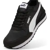 Puma Baskets basses 'ST Runner v4' noir / blanc