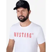 Mustang Casquette 'Taylor' noir / blanc