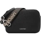 Calvin Klein Sac à bandoulière 'Logo Strap Pebble Grain Camera' noir