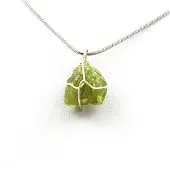 Bijoux Pierres et Minéraux. Collier Grenat Grossulaire brut. Argent 925.