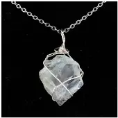 Bijoux Pierres et Minéraux. Collier Fluorite verte brut. Argent 925.
