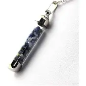 Bijoux Pierres et Minéraux. Collier Benitoite brut. Modèle tube 50 mm.
