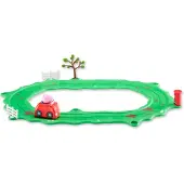Pipsa Possu Peppa Pig file autour de la petite voiture rouge de Peppa