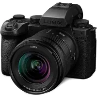 Panasonic Lumix DC-S5 IIX + 20-60 mm f/3.5-5.6