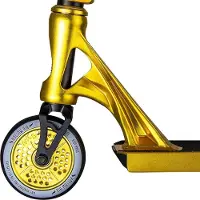 Boarddistribution NKD Turbine Stunt Scooter Bull Gold le polyvalent