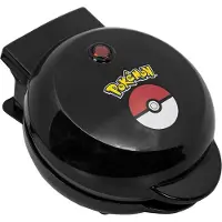 Uncanny Brands Pokémon Pokeball Waffle Maker Rouge One Size / EU Plug 220V
