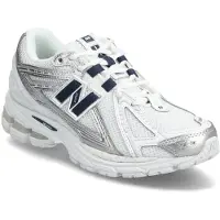 New Balance 1906R, coloris blanc, bleu marine et argent métallisé - Taille EU 40,5