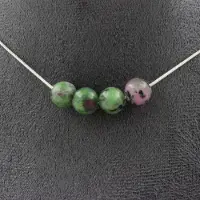 Bijoux Pierres et Minéraux. Collier 4 perles Epidote d'Australie 8 mm. Chaine en acier inoxydable Collier femmes, hommes. Taille personnal