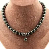 Bijoux Pierres et Minéraux. Collier perles Hématite 8 mm + 1 perle Hématite 8 mm. Chaine en acier Collier femmes, hommes. Taille personnal