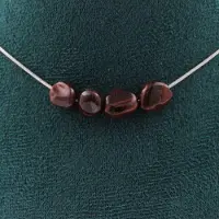 Bijoux Pierres et Minéraux. Collier 4 perles Oeil de Tigre rouge du Brésil. Chaine en acier Collier femmes, hommes. Taille personnalisable.