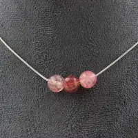 Bijoux Pierres et Minéraux. Collier 3 perles Strawberry Quartz de Madagascar Chaine en acier Collier femmes, hommes. Taille personnalisabl