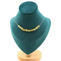 Bijoux Pierres et Minéraux. Collier 10 perles Apatite jaune de Madagascar. Chaine en acier Collier femmes, hommes. Taille personnalisable.
