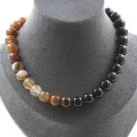 Bijoux Pierres et Minéraux. Collier perles Angélite 10 mm + Agate noire 10 mm. Chaine en acier Collier femmes, hommes. Taille personnalisa