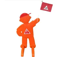 Relaxdays Figurine de signalisation pour enfants, avec drapeau, support de sécurité, pour la route, dimensions : 84 x 52 x 46 cm, panneau de signalisation réfléchissant, orange