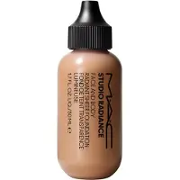 MAC Studio Radiance Fond de Teint Transparent Visage Et Corps Radiant 50 ml N4