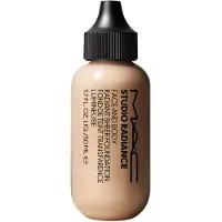 MAC Studio Radiance Face and Body Radiant Sheer Foundation fond de teint léger visage et corps teinte N0 50 ml