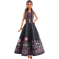 Mattel ie Diwali Doll by Anita Dongre portant un festival de lumires Look Holiday Collectible avec un support de poupe et un certificat d'authenticit