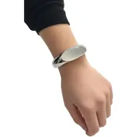 Calvin Klein Bracelet Femme avec Pierre Ovale, Acier Inoxydable, Bijou de Braguette, Jonc KJ3QWD0201 Argent