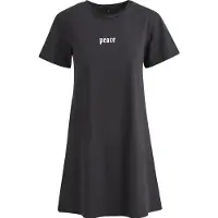 Miss Tee Robe | 50 | female