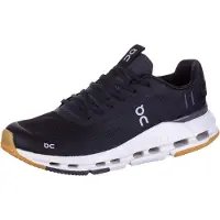 ON Baskets basses 'Cloudnova Form 2' noir / blanc