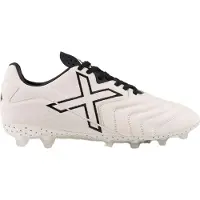 Munich Soccer Boots 2601008 in White color size 40