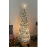 Spetebo Sapin Pop Up avec éclairage LED - argenté / 150 cm - avec chaîne lumineuse intégrée de 120 LED
