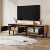 OKWISH Meuble TV avec buffet à trois portes, panneau mural TV avec texture fine et pieds en bois massif, hauteur 47 cm, noir et bois naturel