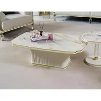 AEA Table basse élégante et raffinée qui crée une atmosphère sophistiquée.