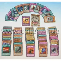 Konami Yu-Gi-Oh - 100 mélangé avec 10 raretés différentes - 1 super rare + 1 booster