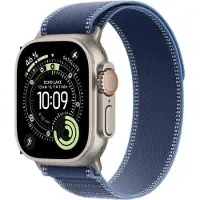 Apple Watch Ultra 3 GPS + Cellular, 49mm, Boîtier Natural Titanium, Bracelet Trail Loop Bleu/Bleu Vif M/L