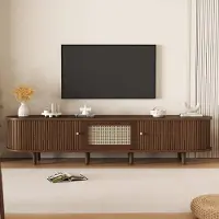 Merax Meuble TV 180 cm avec éléments en rotin, meuble TV avec structure 3D et tiroir, portes coulissantes, pieds en bois massif réglables, noyer foncé