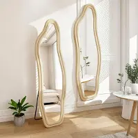 Fortuna Lai Miroir de corps 160 x 50 cm, miroir à poser en forme de vague, miroir mural, miroir au sol pour chambre à coucher, entrée, couloir, cadre en bois enveloppé de flanelle - or