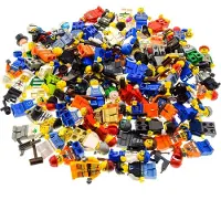 LEGO 10x Mini figurines Town City homme femme avec accessoires cheveux casquette multicolore