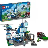 LEGO City Le Commissariat de Police 60316, Jouet Hélicoptère, Voiture de Police, Figurine Chien, Camion Poubelle Jouet