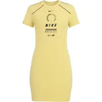 Nike Robe | 34 | female