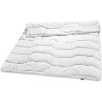 Sleepling 193762 Couette Basic 300 Couette d'été légère | 140 x 200 cm, blanc | Housse en coton bio | Garnissage en bouteilles de plastique recyclées