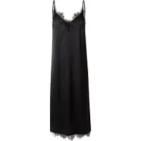 Tatiana Zidekova Robe noir