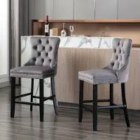Youjia Lot de 2 tabourets de bar avec rembourrage en velours, capitonnage à boutons, pieds en bois et finitions chromées à têtes de clous, tabourets de bar, gris, velours, 100 % polyester, 2
