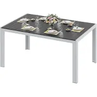 StarTech.com Table de jardin - Table de terrasse rectangulaire en aluminium avec plateau en WPC - 140 x 90 x 75 cm - Résistante aux intempéries - Pour 8 personnes - Rouge bordeaux