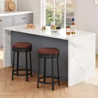 StarTech.com Lot de 2 tabourets de bar - Hauteur de comptoir - Pivotants - Sans dossier - Rembourrés en similicuirPolyuréthane- Structure en métal - Hauteur d'assise 61 cm - Marron