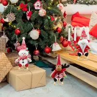 Unyqoos Ensemble de 3 figurines de Noël faites à la main par : lutin, bonhomme de neige et renne, idéal pour décorer le salon, la table et le sapin de Noël