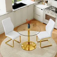 SUCCESS COURIER Lot de 2 comprenant une table de salle à manger ronde en verre trempé de 85 cm de diamètre, avec des pieds métalliques dorés, et deux chaises de salle à manger modernes blanches et dorées