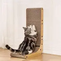 OEM Jouet pour chat : planche à griffer murale en L de 68 cm - Carton avec balle interactive - Protège les meubles des rayures - Bois clair, grand format
