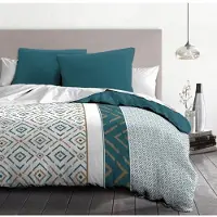 HOME LINGE PASSION Ensemble de couette Ethno microfibre - 1 housse de couette 240x260 cm + 2 taies d'oreiller 63x63 cm - Bleu canard - Maison - Linge de maison - Passion