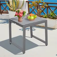 SUGIFT Table de jardin en polyrotin, aluminium et verre trempé, table d'appoint ou de balcon résistante aux intempéries, grise | 50 x 49,5 x 50 cm | jusqu'à 30 kg | compacte et légère