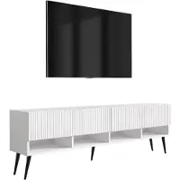 3Xeliving Meuble TV avec façades à motifs rainurés, finition blanc mat, et pieds noirs inclinés